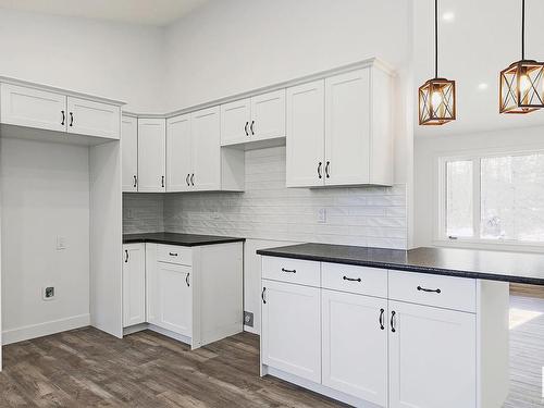 311 55504 Rr 13, Rural Lac Ste. Anne County, AB - Indoor Photo Showing Kitchen