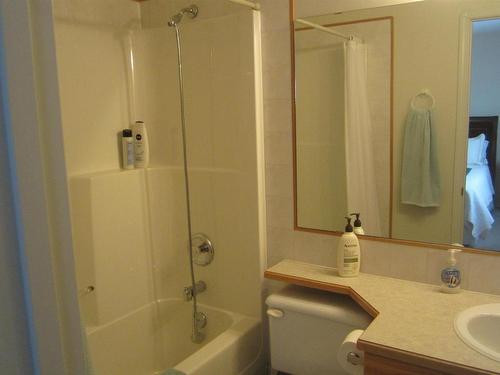 150 Pipestone Drive, Millet, AB - Indoor Photo Showing Bathroom