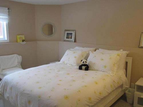 150 Pipestone Drive, Millet, AB - Indoor Photo Showing Bedroom