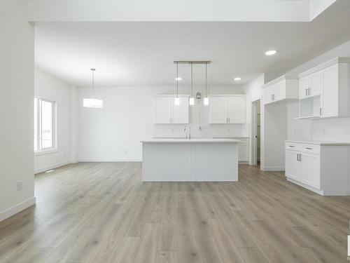 7135 177 Avenue, Edmonton, AB - Indoor Photo Showing Kitchen