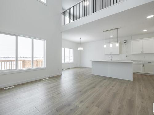 7135 177 Avenue, Edmonton, AB - Indoor Photo Showing Kitchen