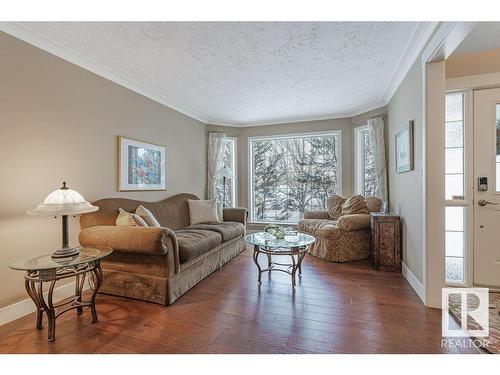 805 Proctor Wynd, Edmonton, AB - Indoor Photo Showing Living Room