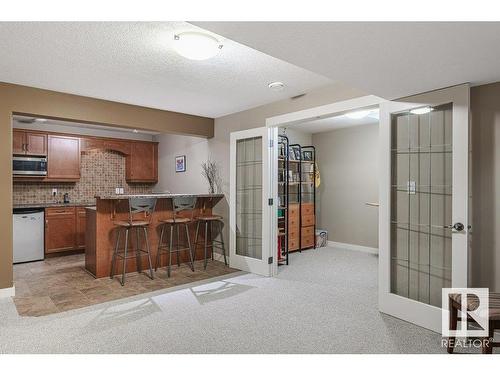 805 Proctor Wynd, Edmonton, AB - Indoor Photo Showing Kitchen