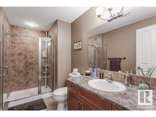 805 Proctor Wynd, Edmonton, AB - Indoor Photo Showing Bathroom