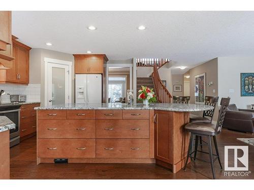 805 Proctor Wynd, Edmonton, AB - Indoor Photo Showing Kitchen