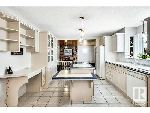 41 Wheatstone Crescent, St. Albert, AB - Indoor Photo Showing Kitchen