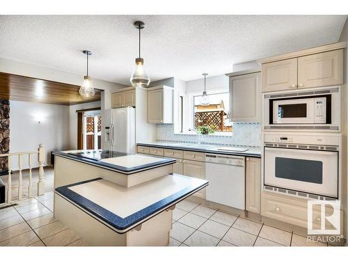 41 Wheatstone Crescent, St. Albert, AB - Indoor Photo Showing Kitchen