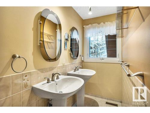 41 Wheatstone Crescent, St. Albert, AB - Indoor Photo Showing Bathroom