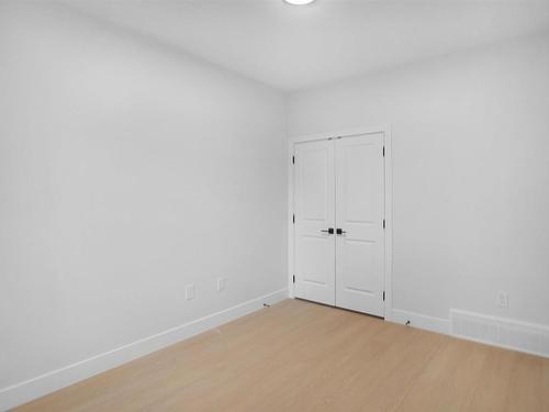 22143 81 Avenue Nw, Edmonton, AB - Indoor Photo Showing Other Room