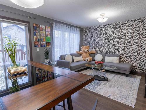 3 2005 70 Street, Edmonton, AB - Indoor Photo Showing Living Room