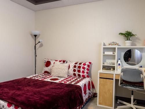 3 2005 70 Street, Edmonton, AB - Indoor Photo Showing Bedroom