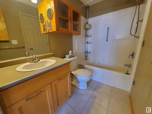 1-311 4245 139 Avenue, Edmonton, AB - Indoor Photo Showing Bathroom