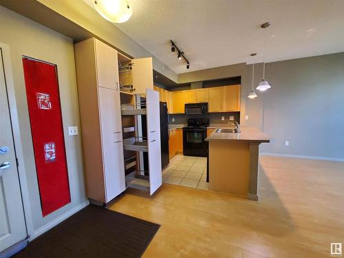 1-311 4245 139 Avenue, Edmonton, AB - Indoor Photo Showing Kitchen