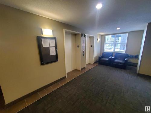 1-311 4245 139 Avenue, Edmonton, AB - Indoor Photo Showing Other Room