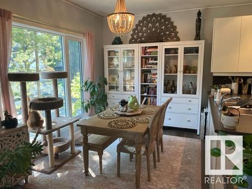 204 11415 100 Avenue, Edmonton, AB - Indoor Photo Showing Dining Room