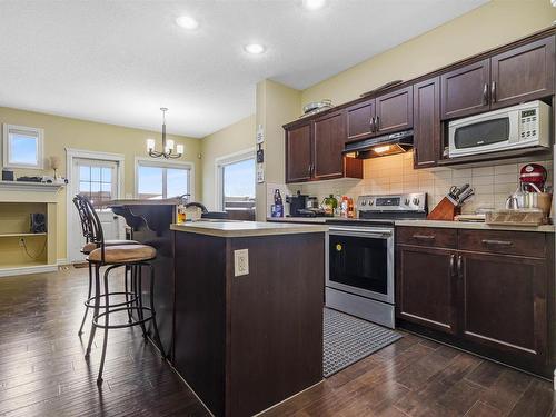 2304 Casey Crescent, Edmonton, AB - Indoor Photo Showing Kitchen