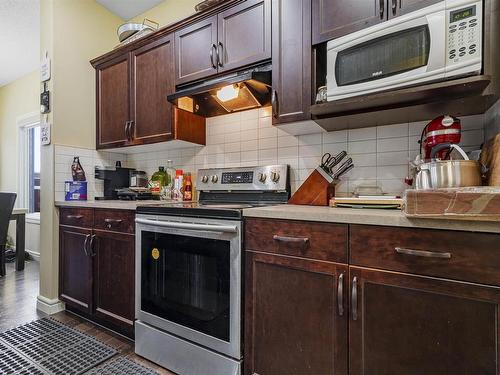 2304 Casey Crescent, Edmonton, AB - Indoor Photo Showing Kitchen