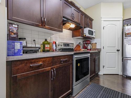 2304 Casey Crescent, Edmonton, AB - Indoor Photo Showing Kitchen