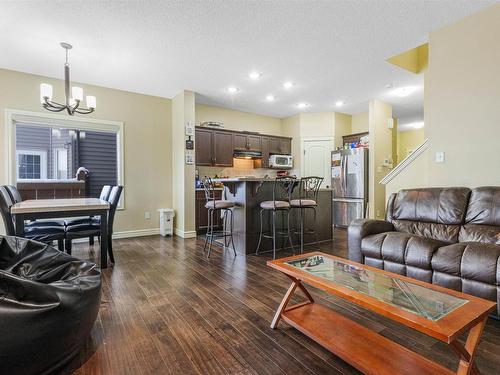 2304 Casey Crescent, Edmonton, AB - Indoor Photo Showing Living Room