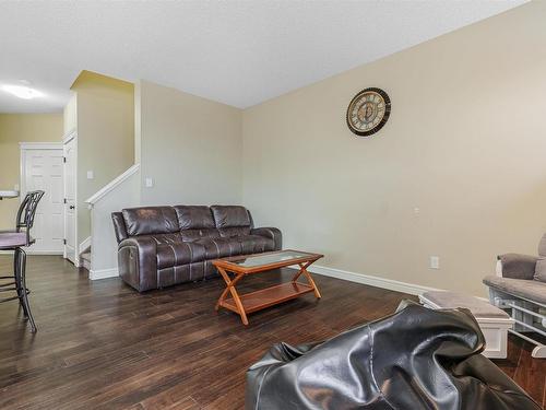 2304 Casey Crescent, Edmonton, AB - Indoor Photo Showing Living Room