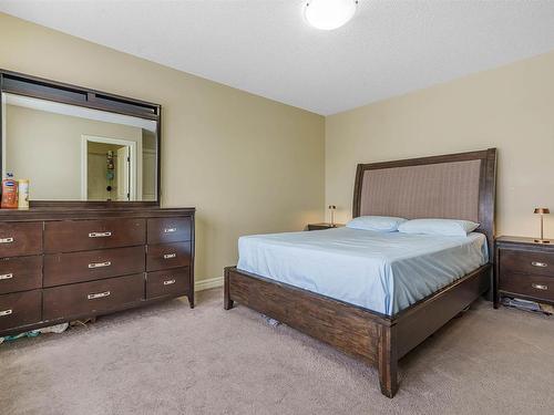 2304 Casey Crescent, Edmonton, AB - Indoor Photo Showing Bedroom