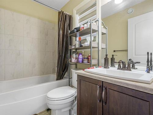 2304 Casey Crescent, Edmonton, AB - Indoor Photo Showing Bathroom