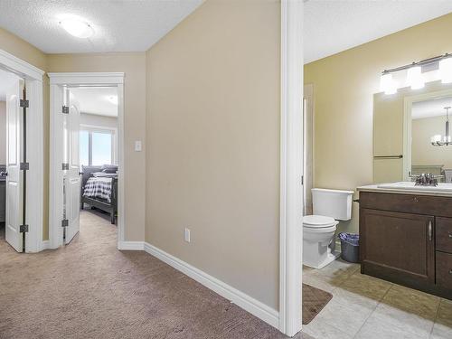 2304 Casey Crescent, Edmonton, AB - Indoor Photo Showing Bathroom