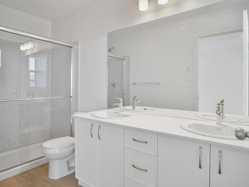 22825 82A Avenue, Edmonton, AB - Indoor Photo Showing Bathroom