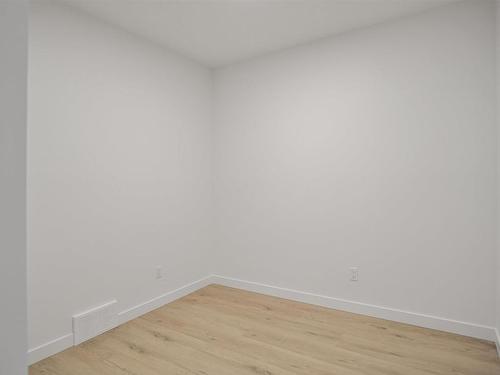 22825 82A Avenue, Edmonton, AB - Indoor Photo Showing Other Room