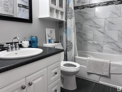 66 Grosvenor Boulevard, St. Albert, AB - Indoor Photo Showing Bathroom