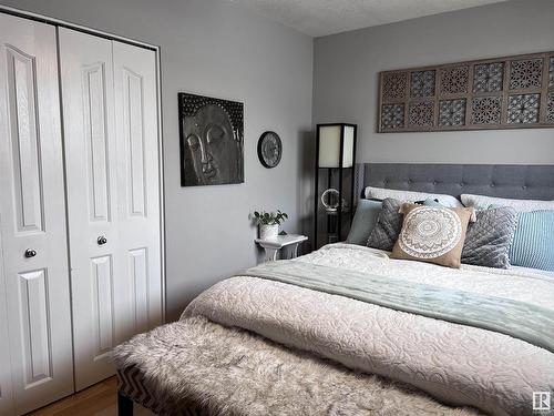 66 Grosvenor Boulevard, St. Albert, AB - Indoor Photo Showing Bedroom