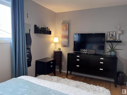 66 Grosvenor Boulevard, St. Albert, AB - Indoor Photo Showing Bedroom