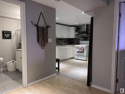 66 Grosvenor Boulevard, St. Albert, AB - Indoor Photo Showing Kitchen