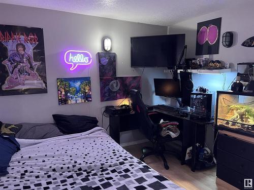 66 Grosvenor Boulevard, St. Albert, AB - Indoor Photo Showing Bedroom