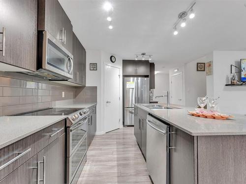 4403 5 Street, Edmonton, AB - Indoor Photo Showing Kitchen With Upgraded Kitchen