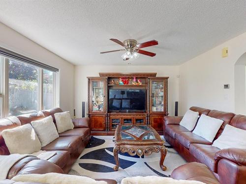 503 89 St, Edmonton, AB - Indoor Photo Showing Living Room