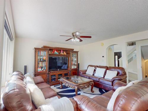 503 89 St, Edmonton, AB - Indoor Photo Showing Living Room