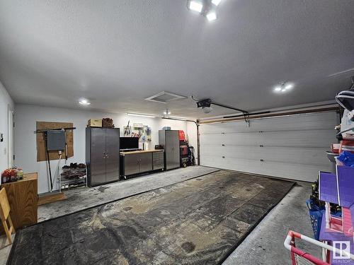 4135 43 Avenue, Drayton Valley, AB - Indoor Photo Showing Garage