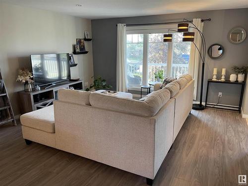 4135 43 Avenue, Drayton Valley, AB - Indoor Photo Showing Living Room