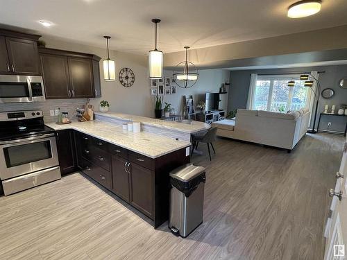 4135 43 Avenue, Drayton Valley, AB - Indoor Photo Showing Kitchen