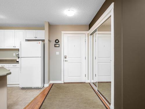 404A 6 Spruce Ridge Drive, Spruce Grove, AB - Indoor Photo Showing Kitchen