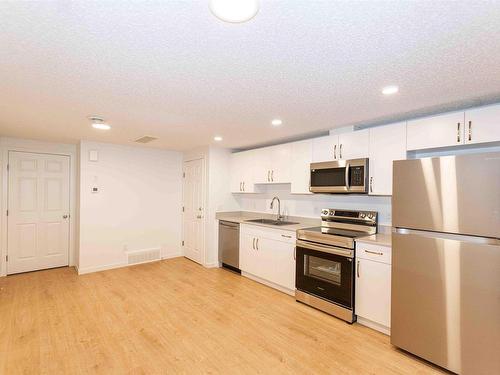 9618 Colak Link Link, Edmonton, AB - Indoor Photo Showing Kitchen