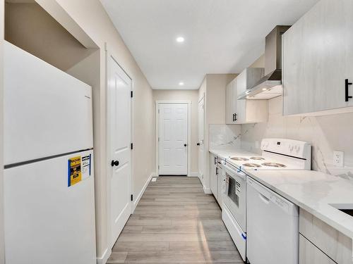 2118 38 Street, Edmonton, AB - Indoor Photo Showing Kitchen