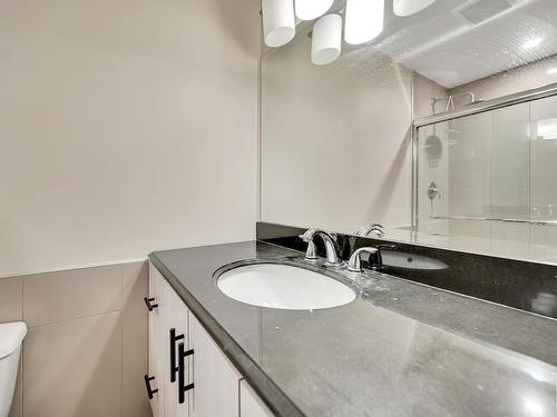 2118 38 Street, Edmonton, AB - Indoor Photo Showing Bathroom