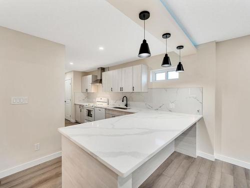 2118 38 Street, Edmonton, AB - Indoor Photo Showing Kitchen