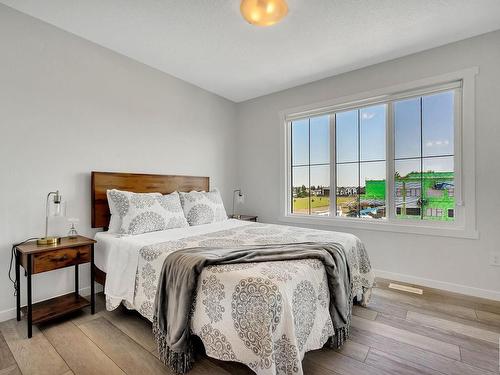 164 Secord Drive, Edmonton, AB - Indoor Photo Showing Bedroom