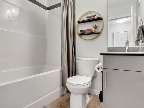 164 Secord Drive, Edmonton, AB - Indoor Photo Showing Bathroom