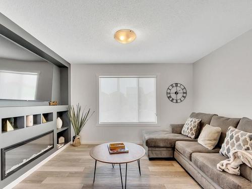 164 Secord Drive, Edmonton, AB - Indoor Photo Showing Living Room