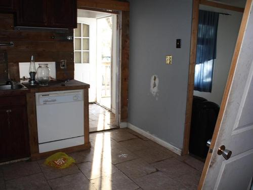 5203 49 Street, Waskatenau, AB - Indoor Photo Showing Kitchen