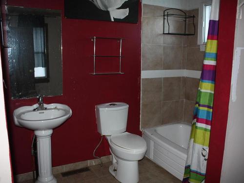 5203 49 Street, Waskatenau, AB - Indoor Photo Showing Bathroom